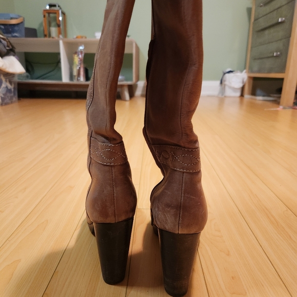 Brown leather boots - Picture 3 of 6